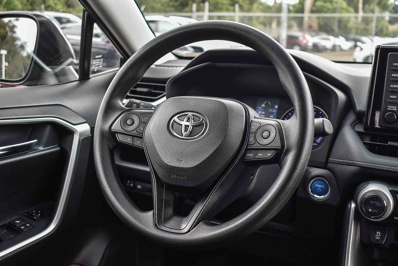 2021 Toyota RAV4 XLE photo 13