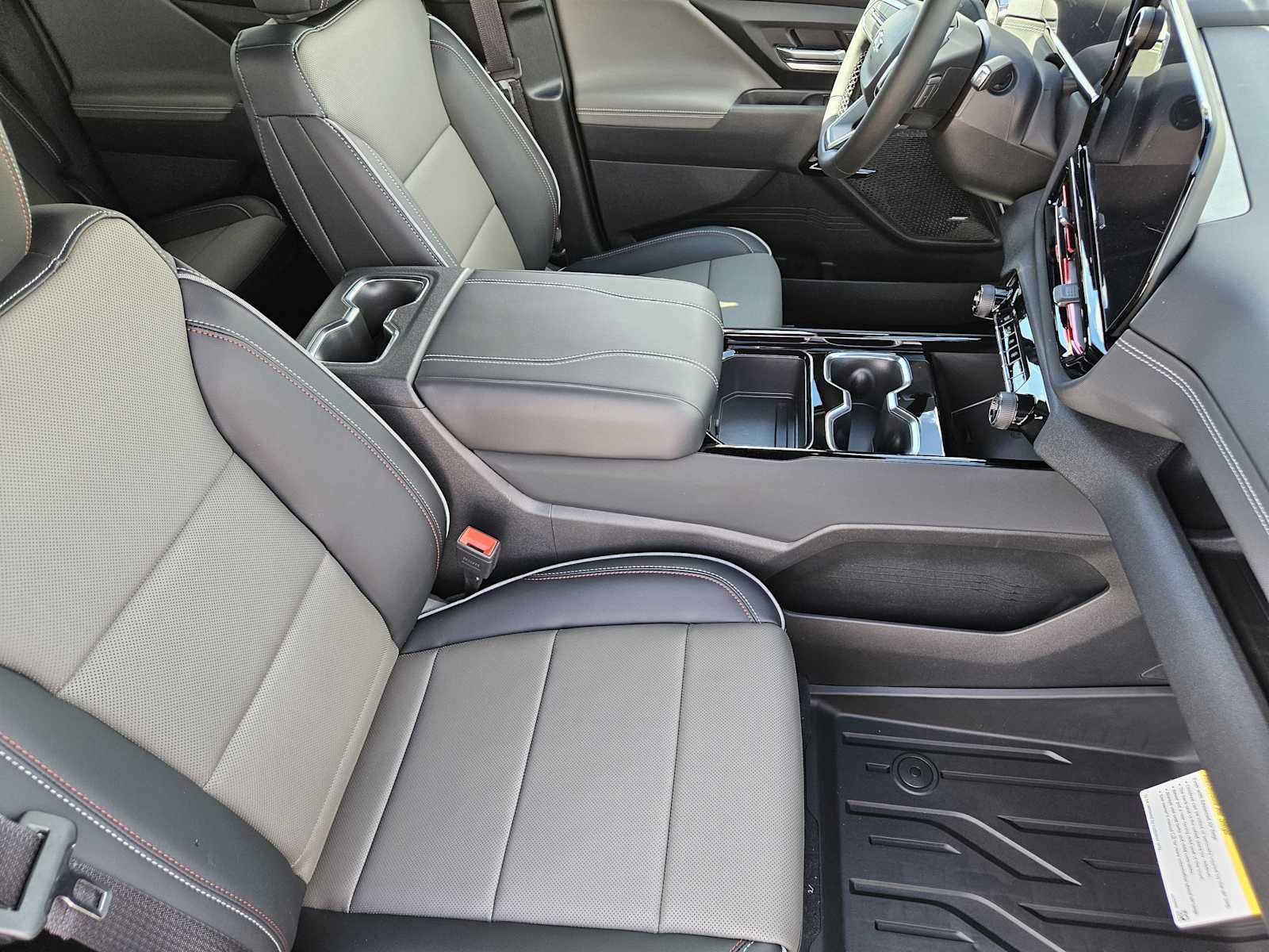 2026 Chevrolet Silverado photo 11