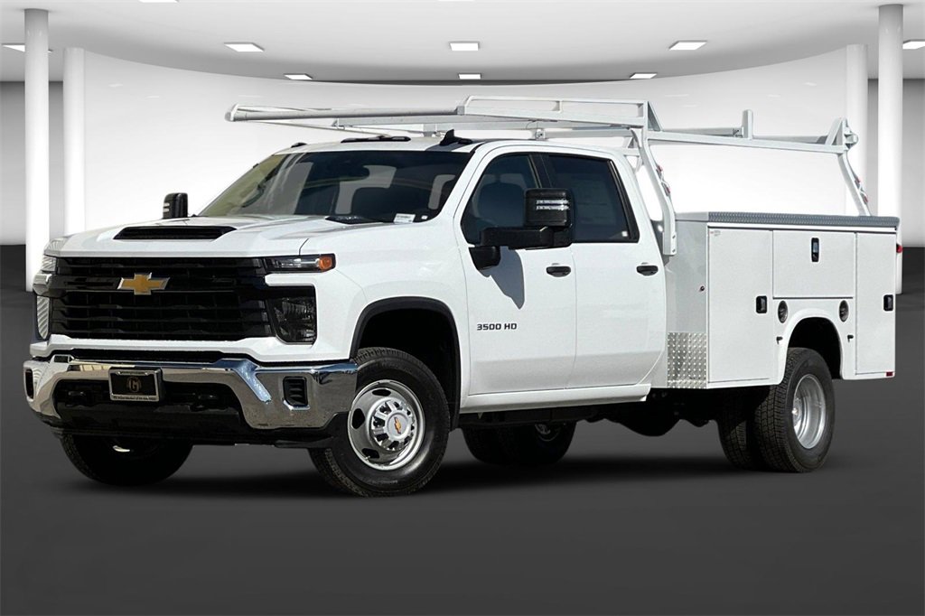 2024 Chevrolet Silverado 3500HD Work Truck photo 2
