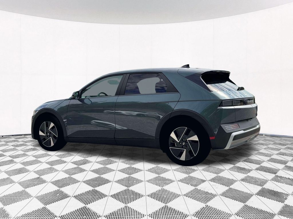 2025 Hyundai Ioniq 5 SE photo 4