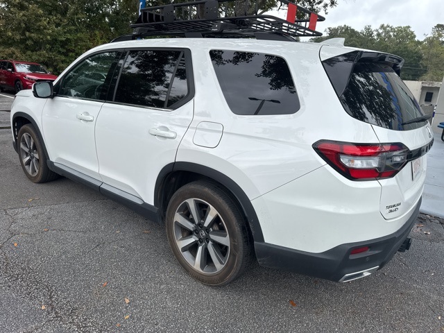 2024 Honda Pilot Touring photo 3