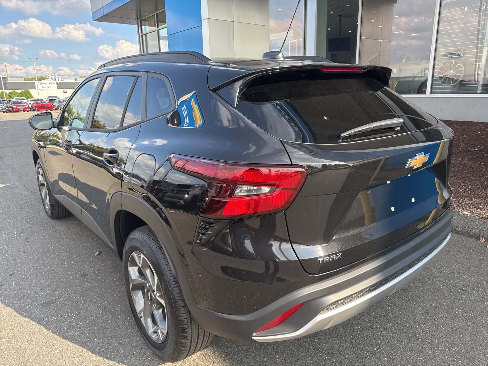 2025 Chevrolet Trax LT photo 7