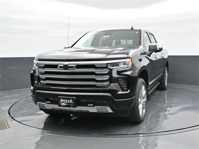 2025 Chevrolet Silverado 1500 High Country photo 2