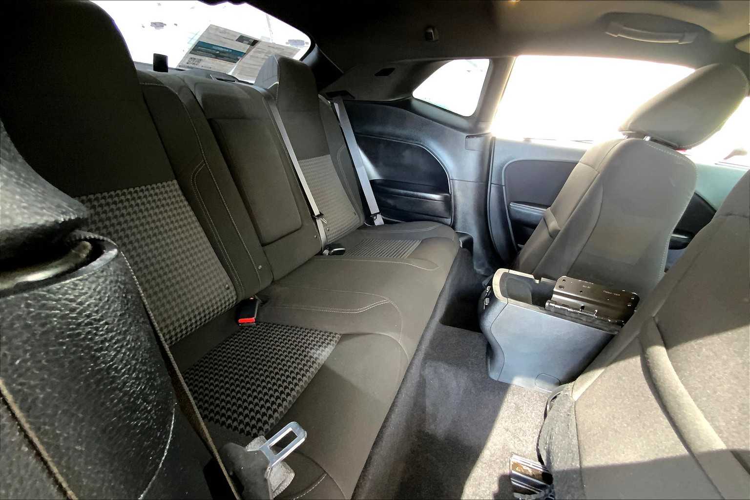 2020 Dodge Challenger SXT photo 19