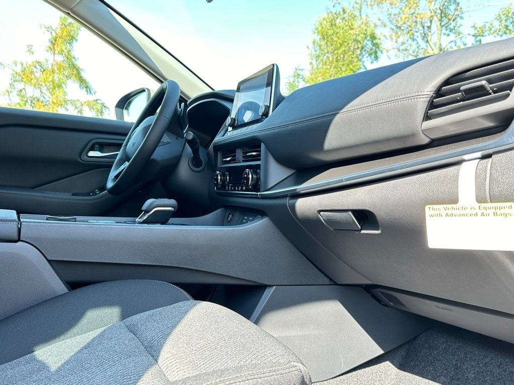2026 Nissan Rogue SV photo 25