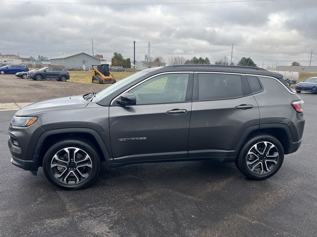 2023 Jeep Compass Limited photo 2