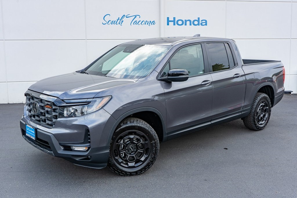 2025 Honda Ridgeline TrailSport photo 2