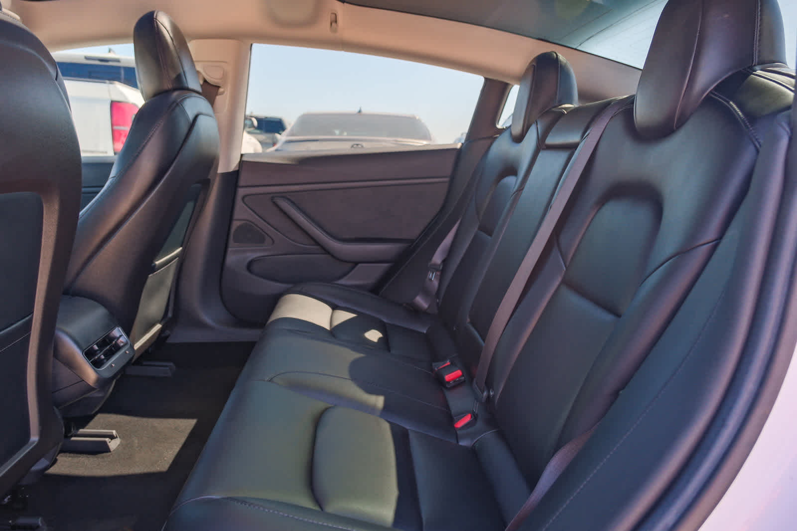 2018 Tesla Model 3 Long Range photo 17
