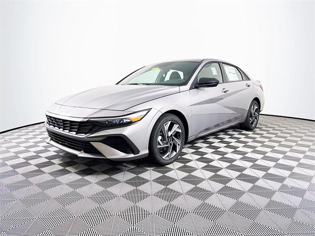 2025 Hyundai Elantra SEL Sport photo 2