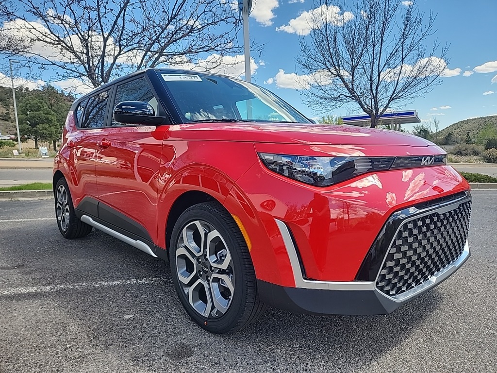 2025 Kia Soul EX photo 3