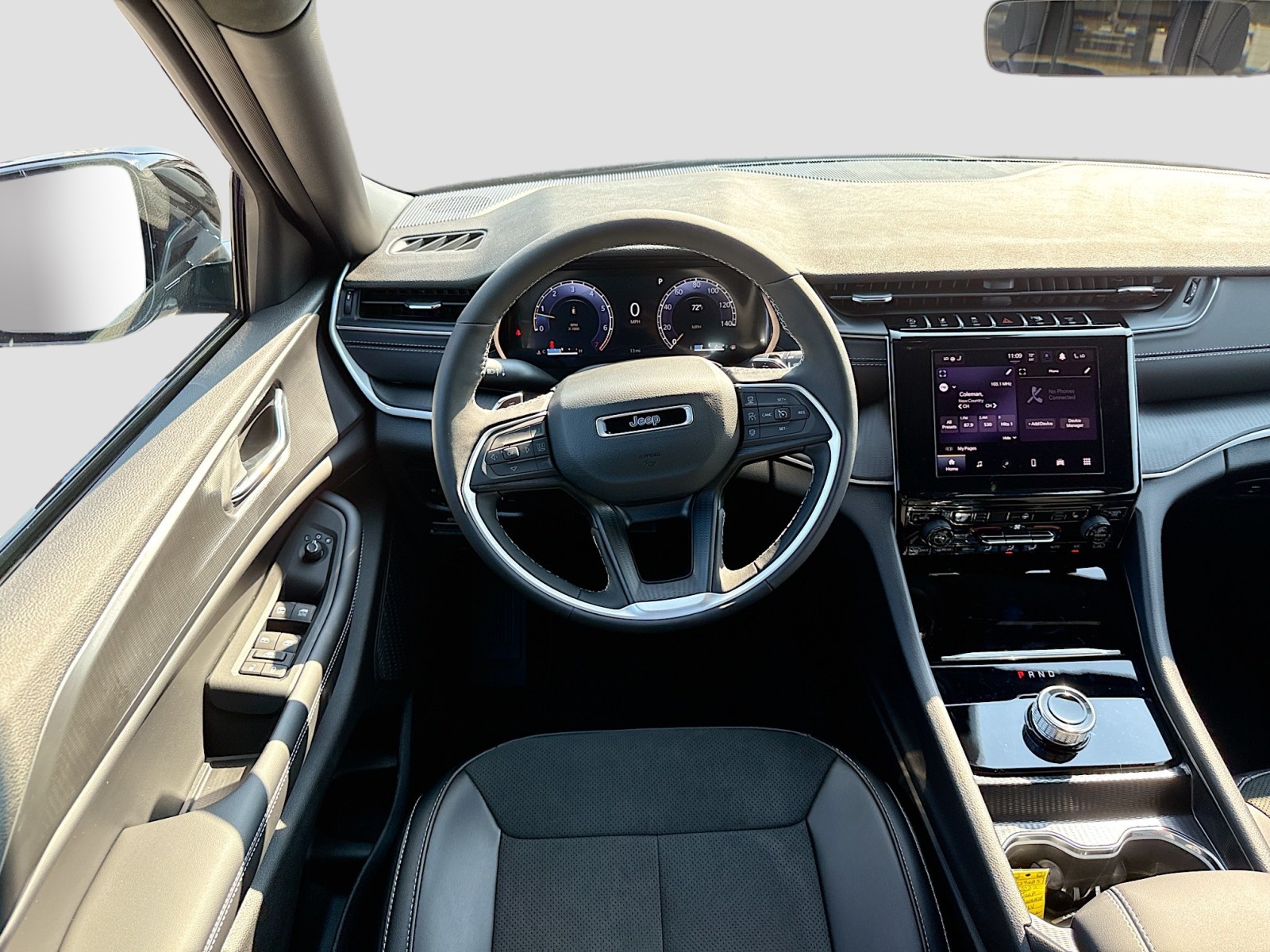 2025 Jeep Grand Cherokee Laredo Altitude photo 16