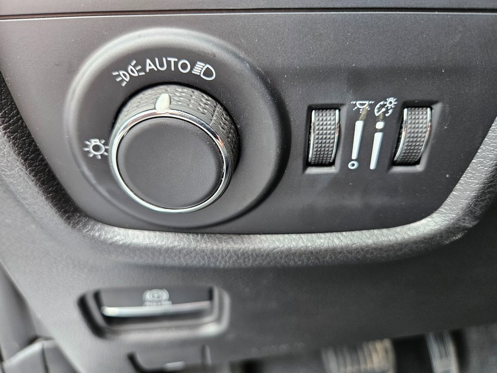 2023 Jeep Grand Cherokee Laredo photo 7