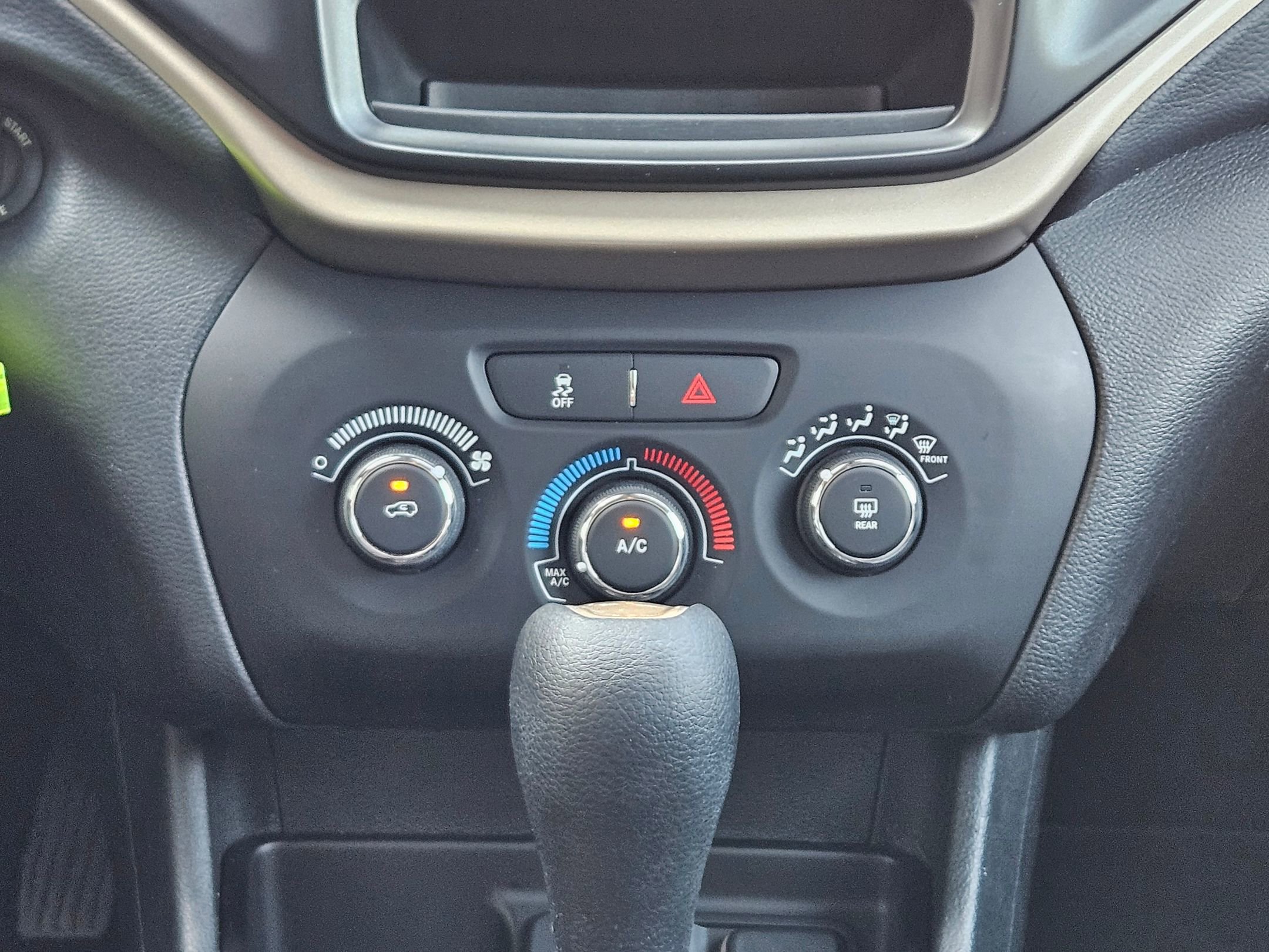 2018 Jeep Cherokee Latitude photo 12