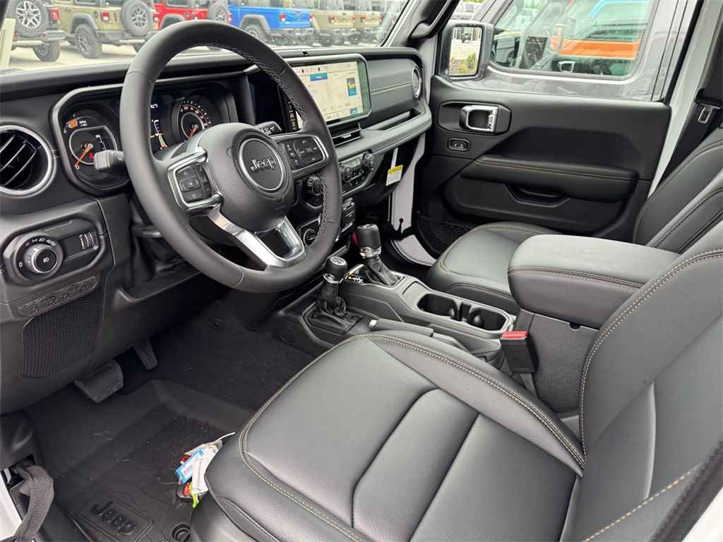 2025 Jeep Wrangler Sahara photo 15