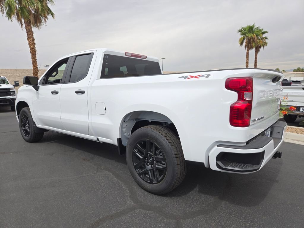 2026 Chevrolet Silverado 1500 Custom photo 3