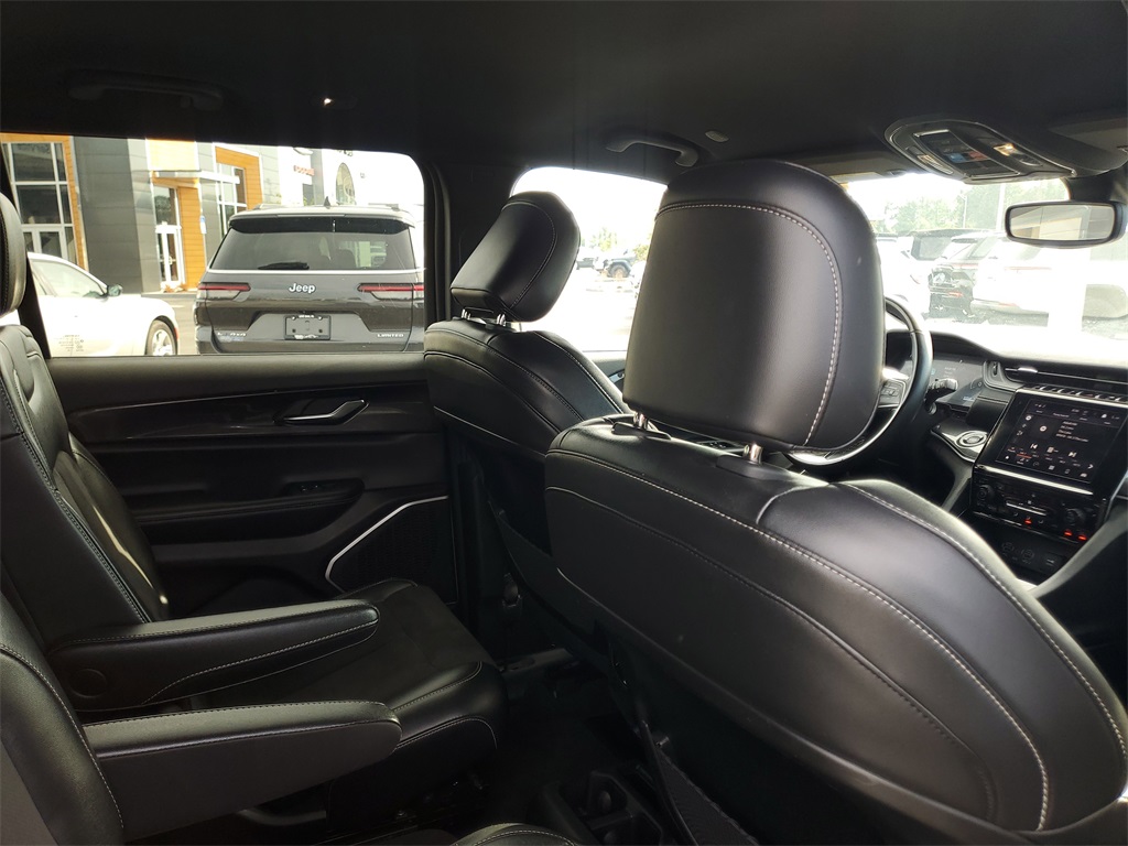 2022 Jeep Grand Cherokee Altitude photo 29