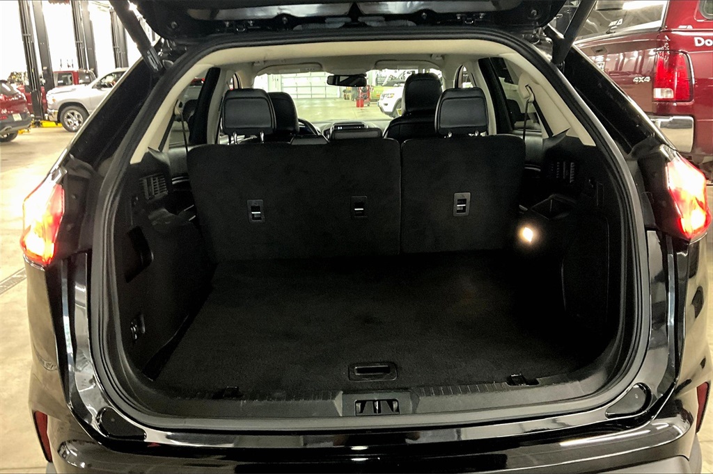 2022 Ford Edge Titanium photo 33