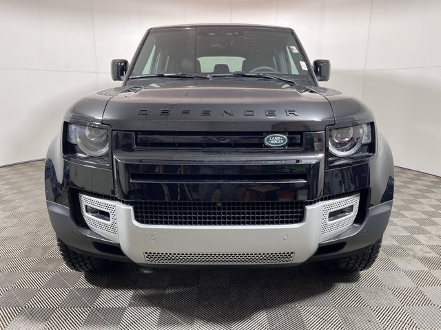 2025 Land Rover Defender 110 S photo 8