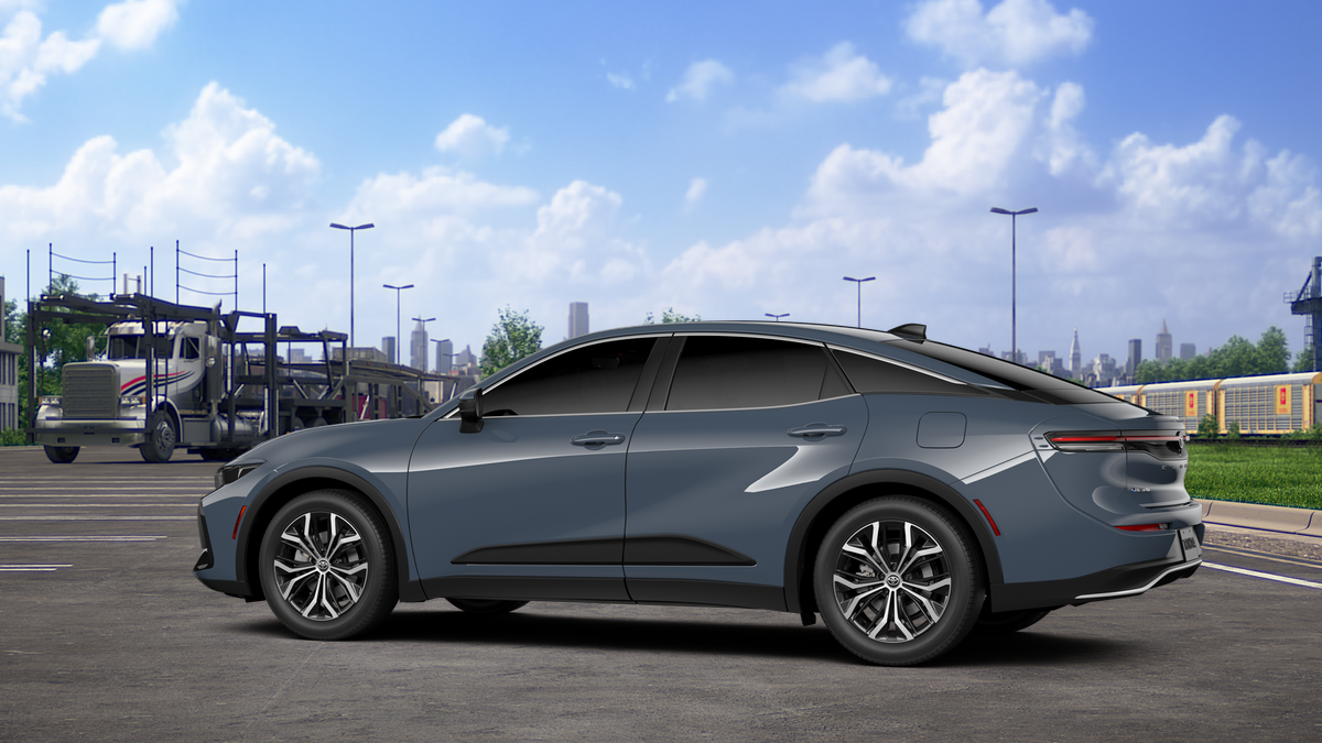 2026 Toyota Crown XLE photo 4