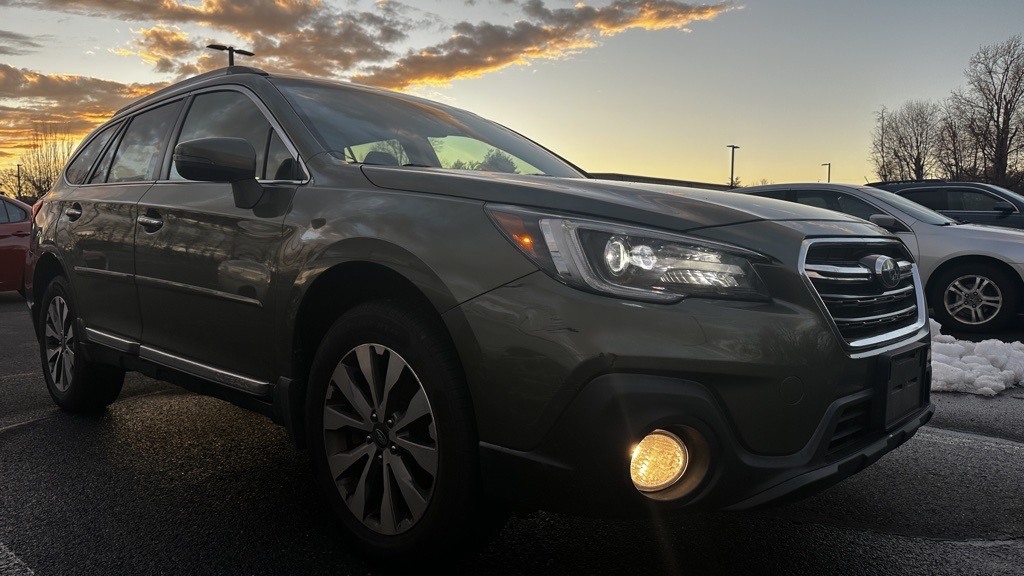2019 Subaru Outback Touring's photo