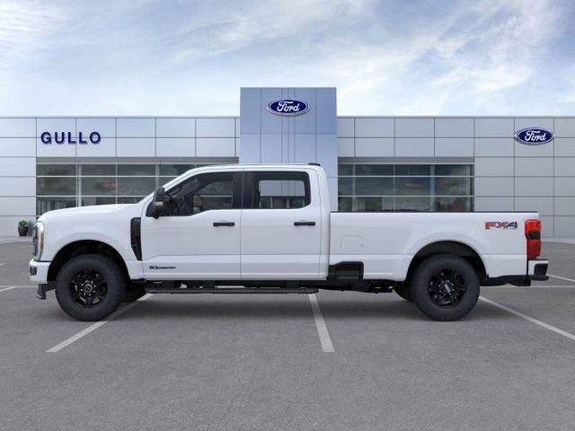 2025 Ford F-350 photo 3