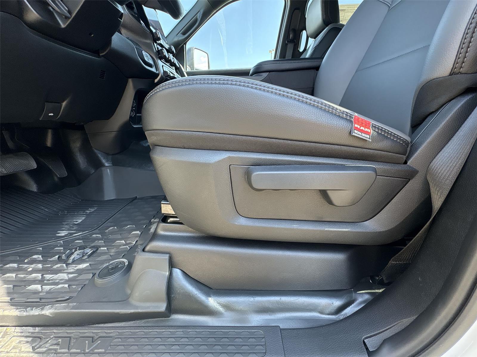 2026 Ram 3500 Tradesman photo 13