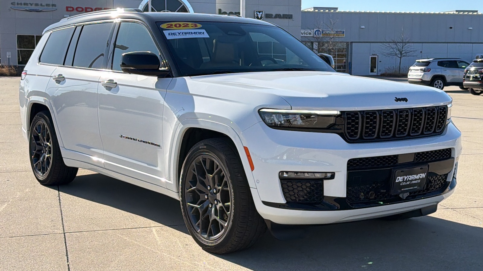 2023 Jeep Grand Cherokee L Summit's photo