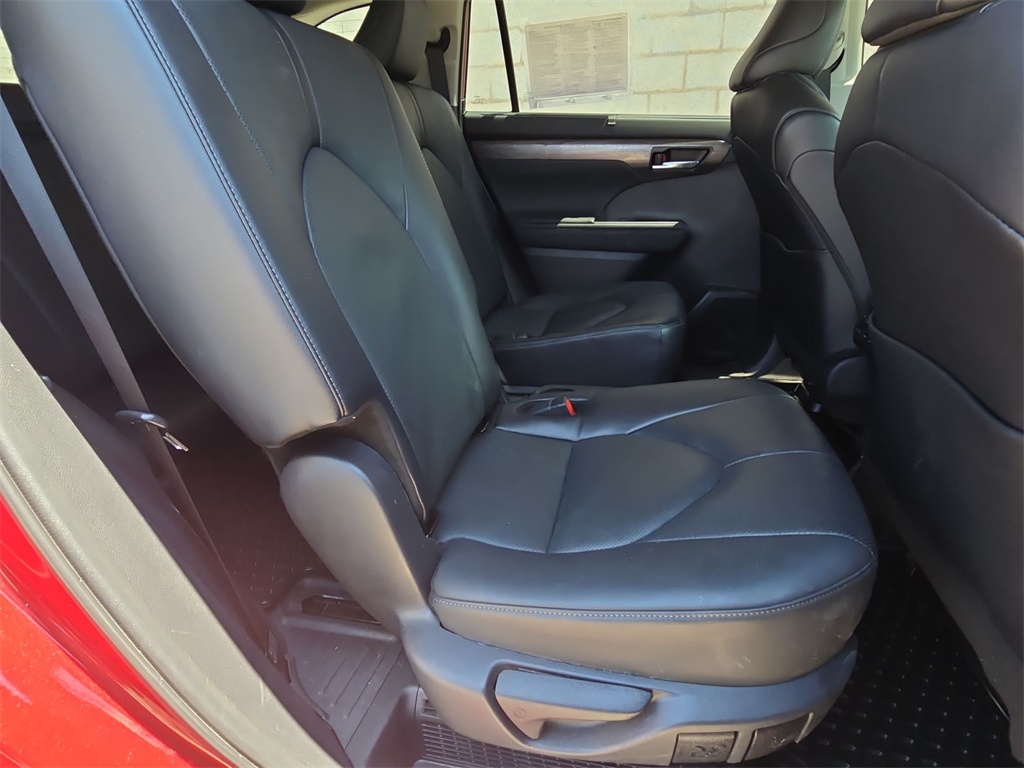 2024 Toyota Highlander Hybrid Platinum photo 34