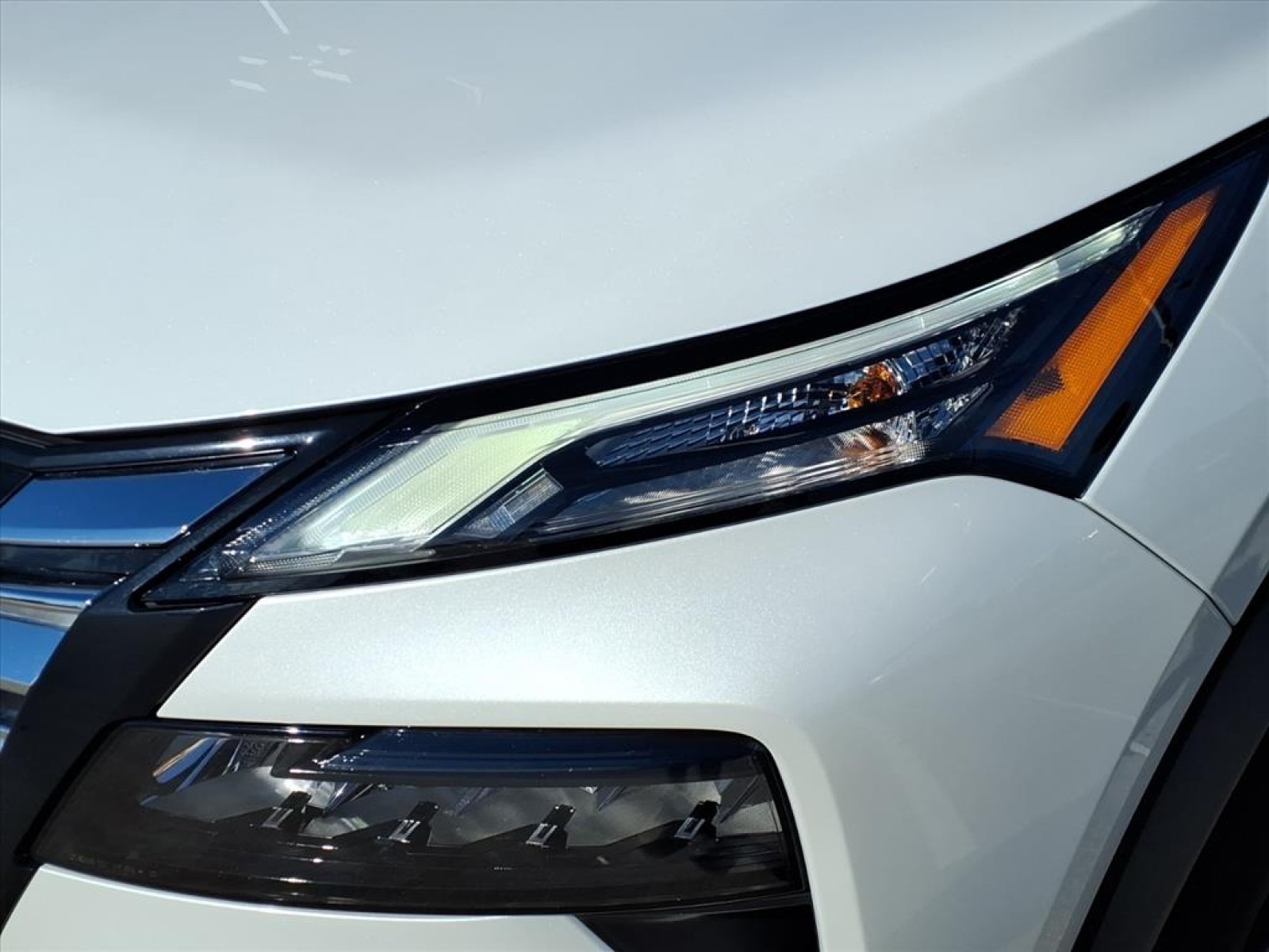 2025 Nissan Rogue SV White at Robbins Nissan