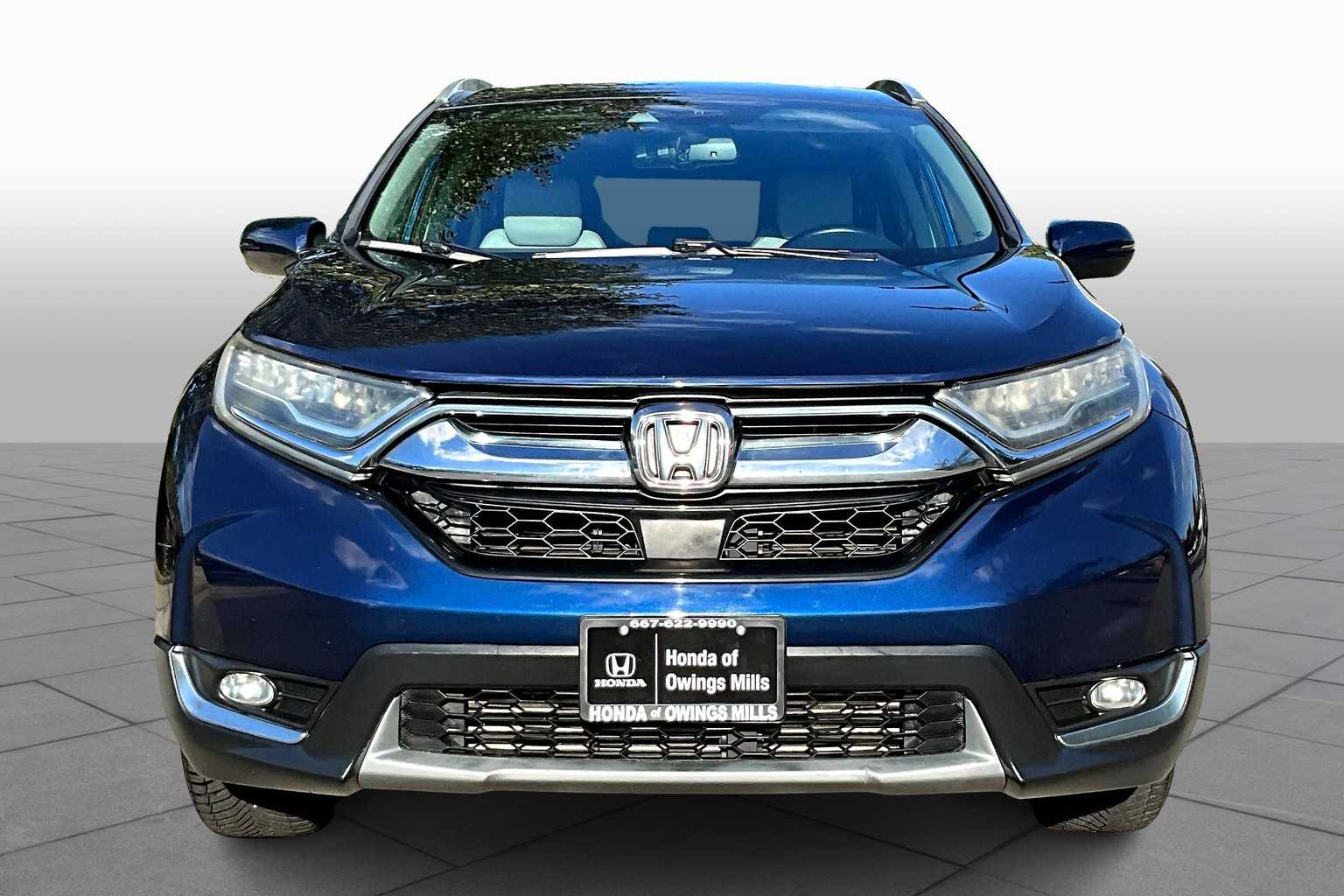2017 Honda CR-V Touring photo 3