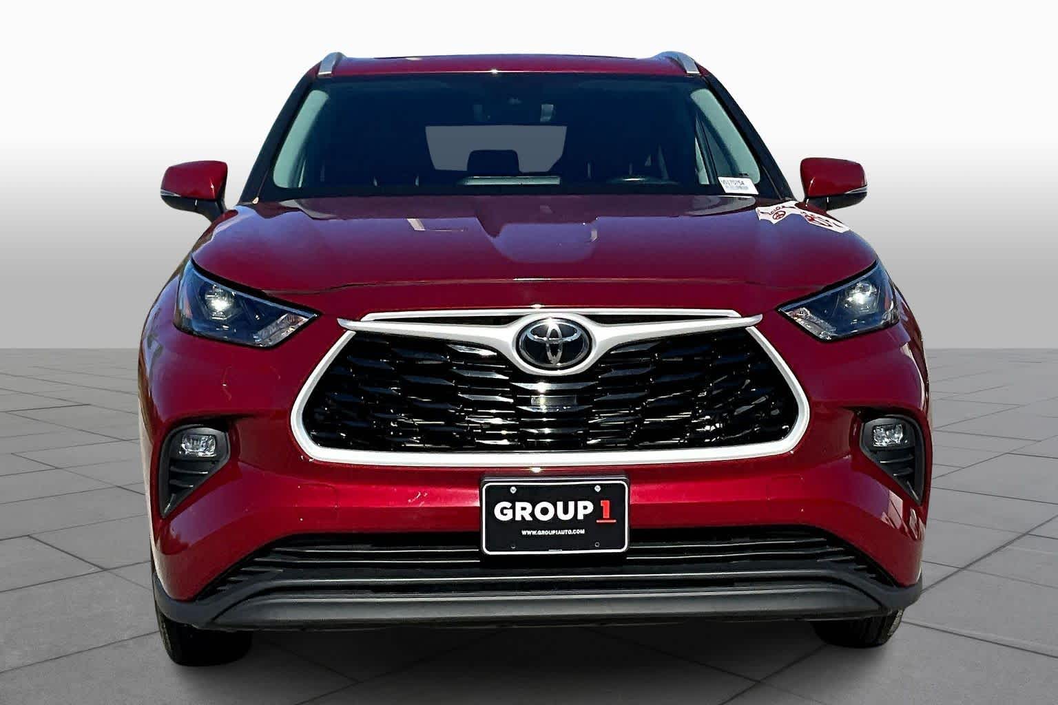 2022 Toyota Highlander XLE photo 3