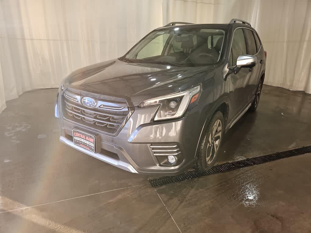 2023 Subaru Forester Touring's photo