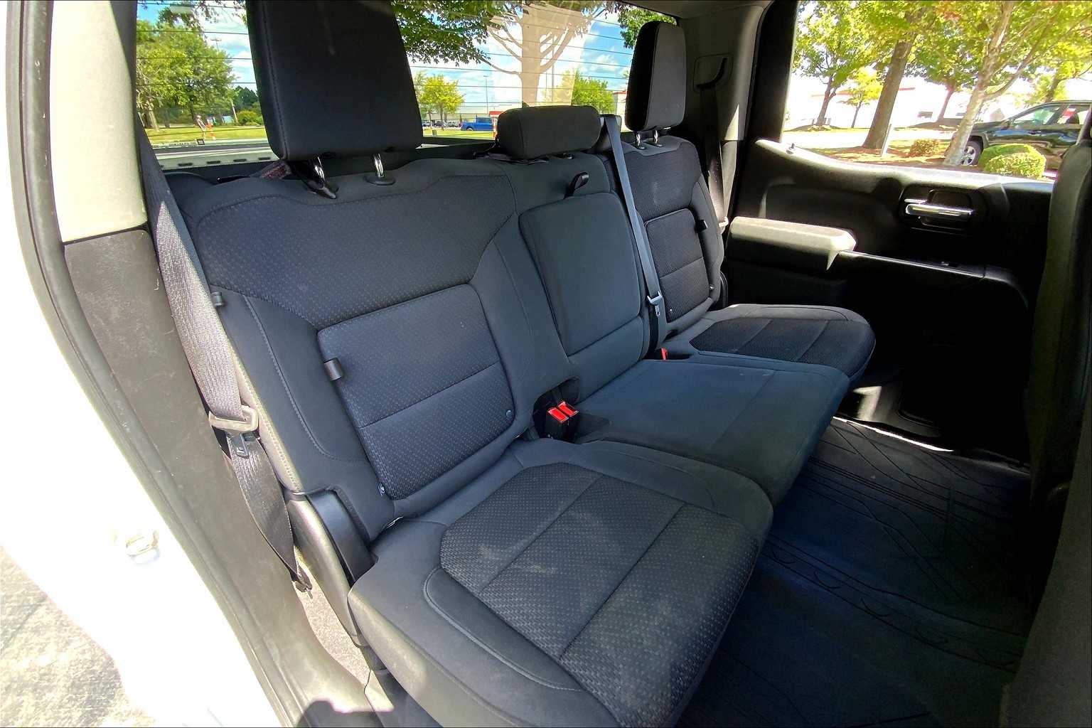 2020 Chevrolet Silverado 1500 Custom photo 17