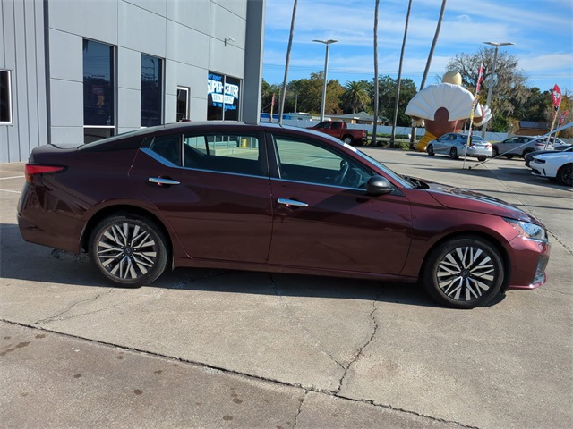 2024 Nissan Altima 2.5 SV photo 2