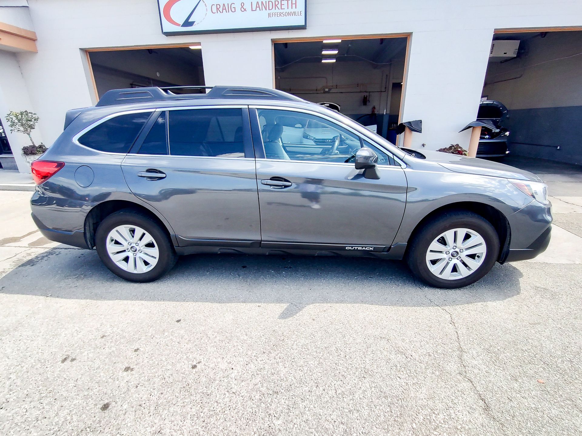 2019 Subaru Outback 2.5i Premium photo 4