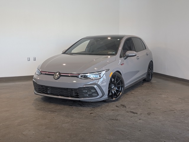 2024 Volkswagen Golf GTI SE's photo