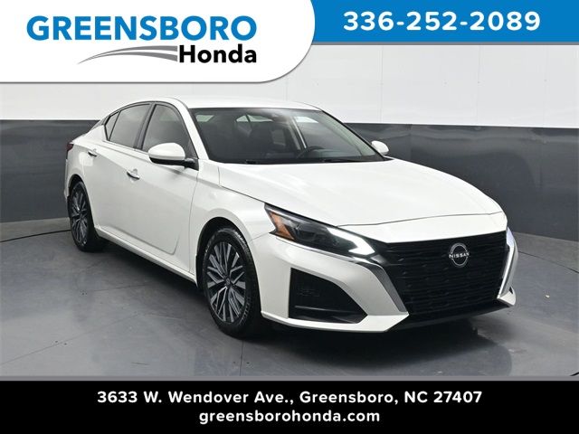 2023 Nissan Altima SV's photo