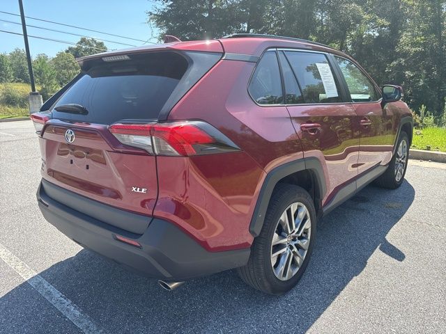 2022 Toyota RAV4 XLE Premium photo 4