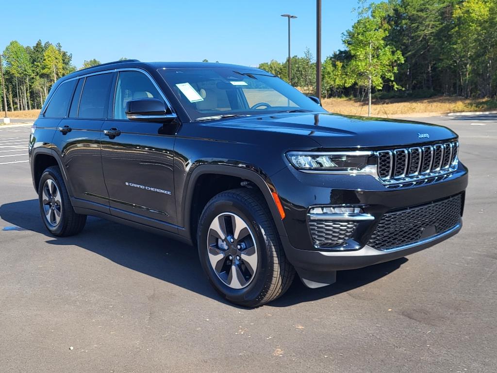 2024 Jeep Cherokee 4xe photo 18
