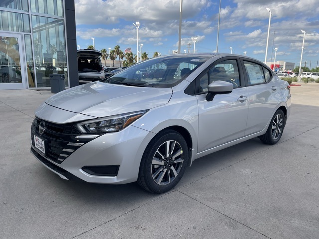 2025 Nissan Versa SV photo 7