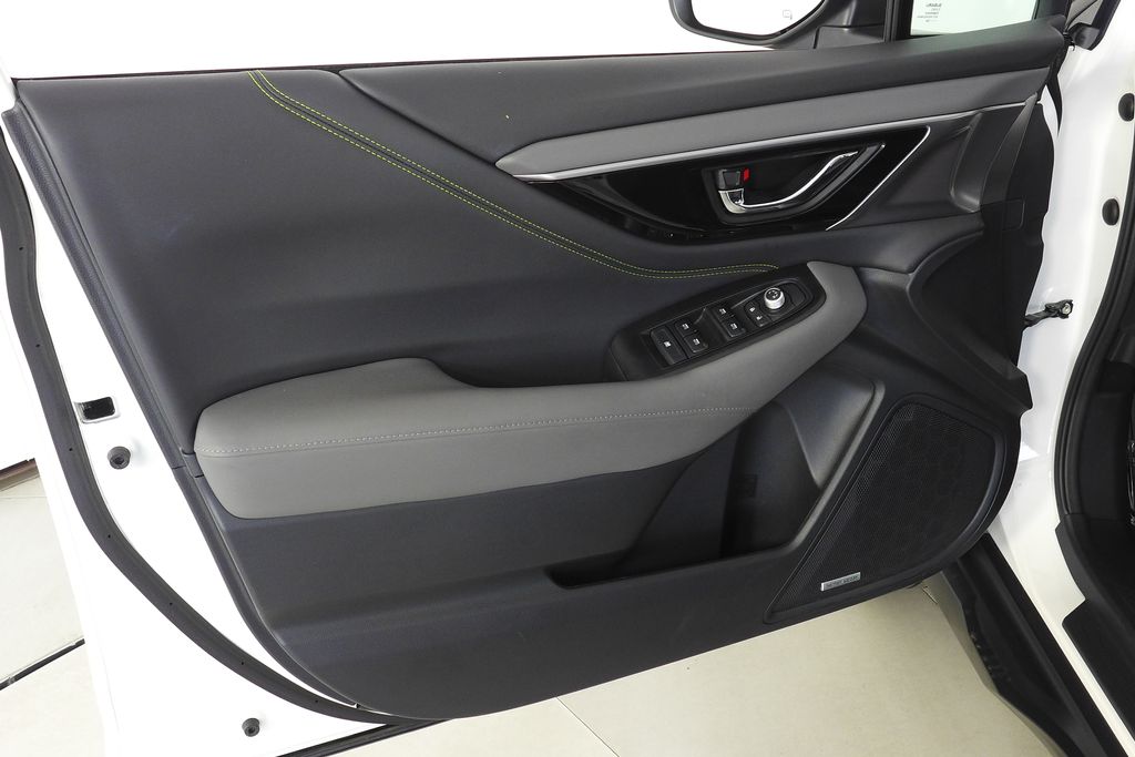 2024 Subaru Outback Onyx Edition photo 7