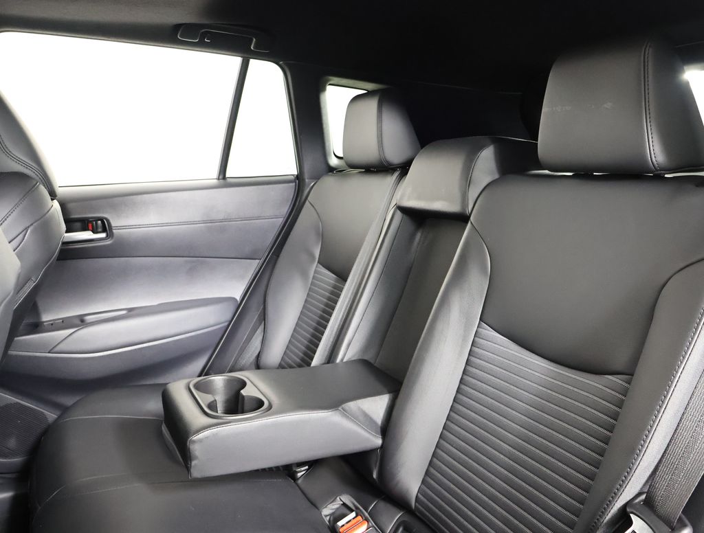 2024 Toyota Corolla Cross Hybrid XSE photo 13