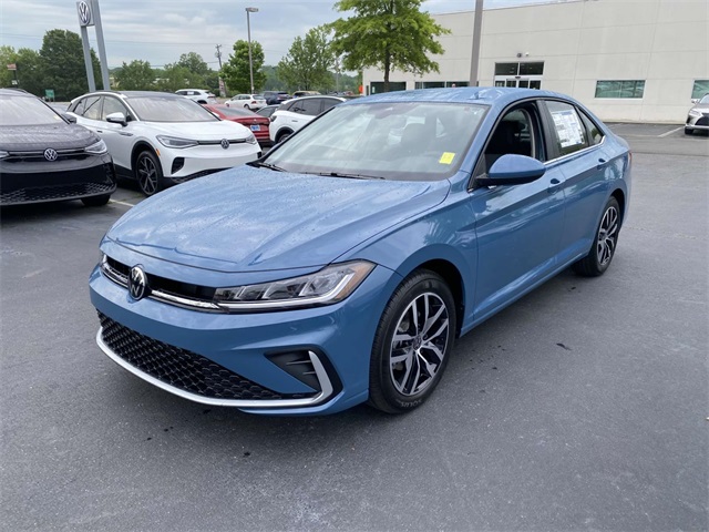 2025 Volkswagen Jetta 1.5T SE photo 3