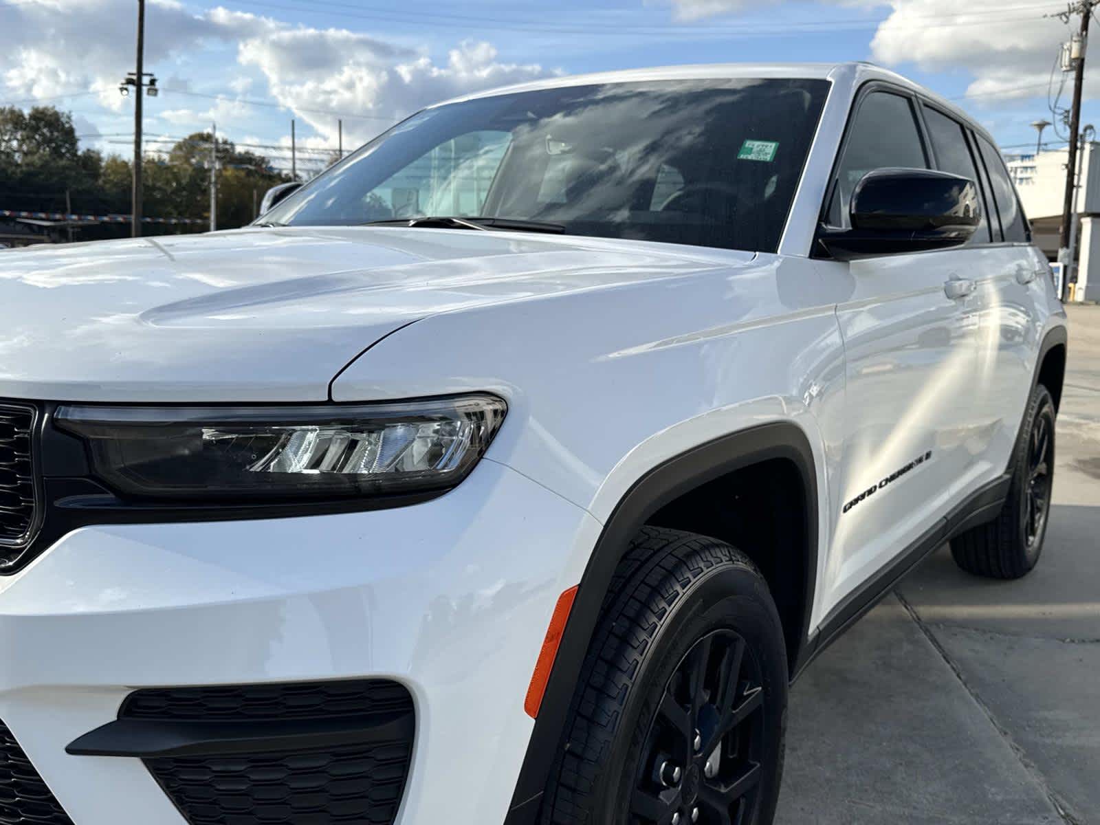 2025 Jeep Grand Cherokee Altitude photo 4