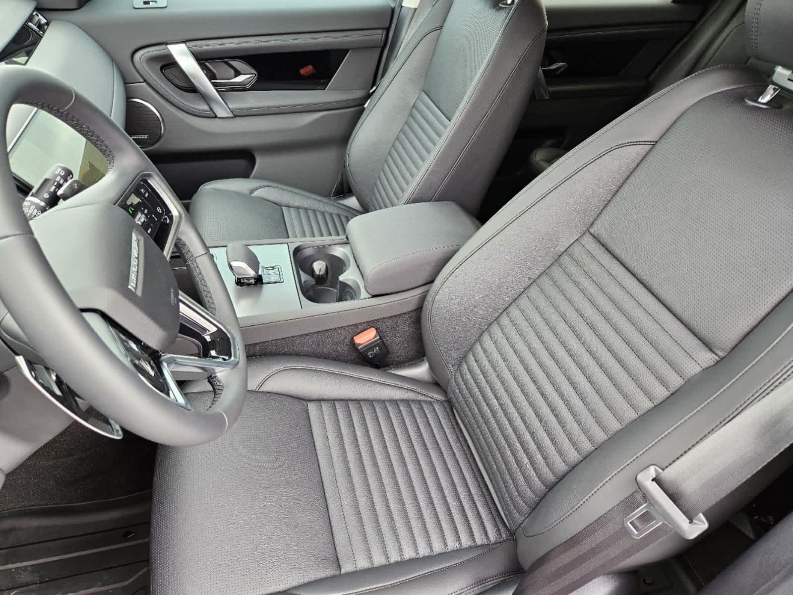 2025 Land Rover Discovery Sport S photo 10