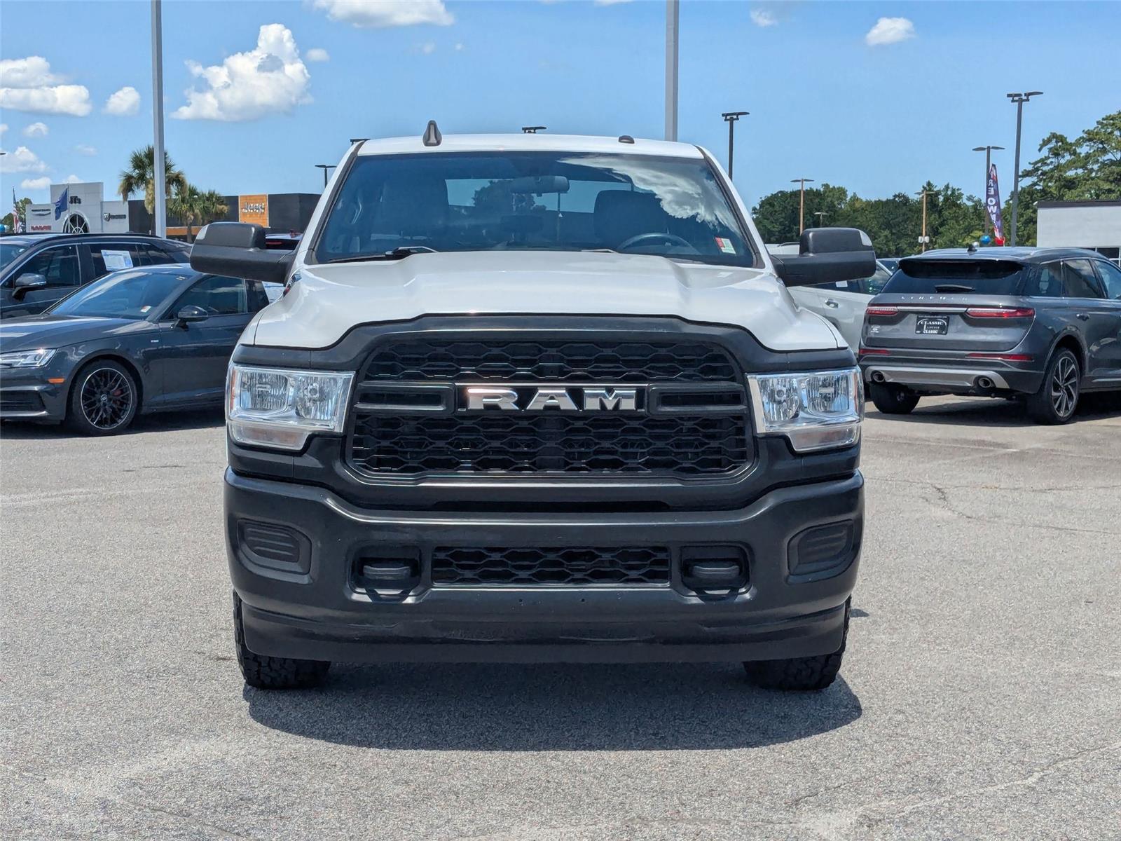 2022 Ram 2500 Tradesman photo 2