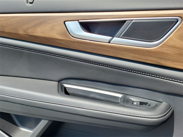 2025 Volkswagen Atlas SE Technology photo 13