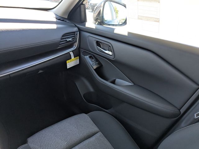 2026 Nissan Rogue SV photo 14