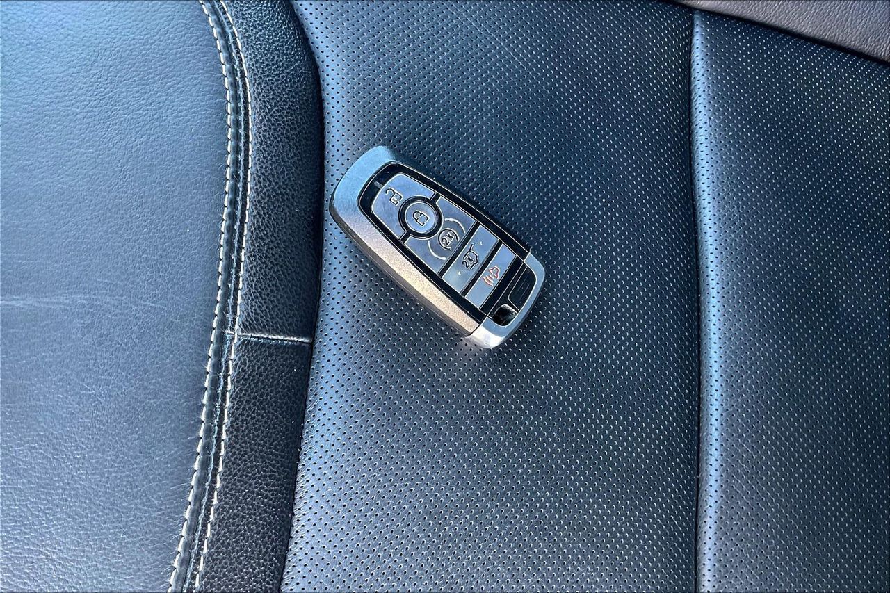 2020 Ford Explorer ST photo 27
