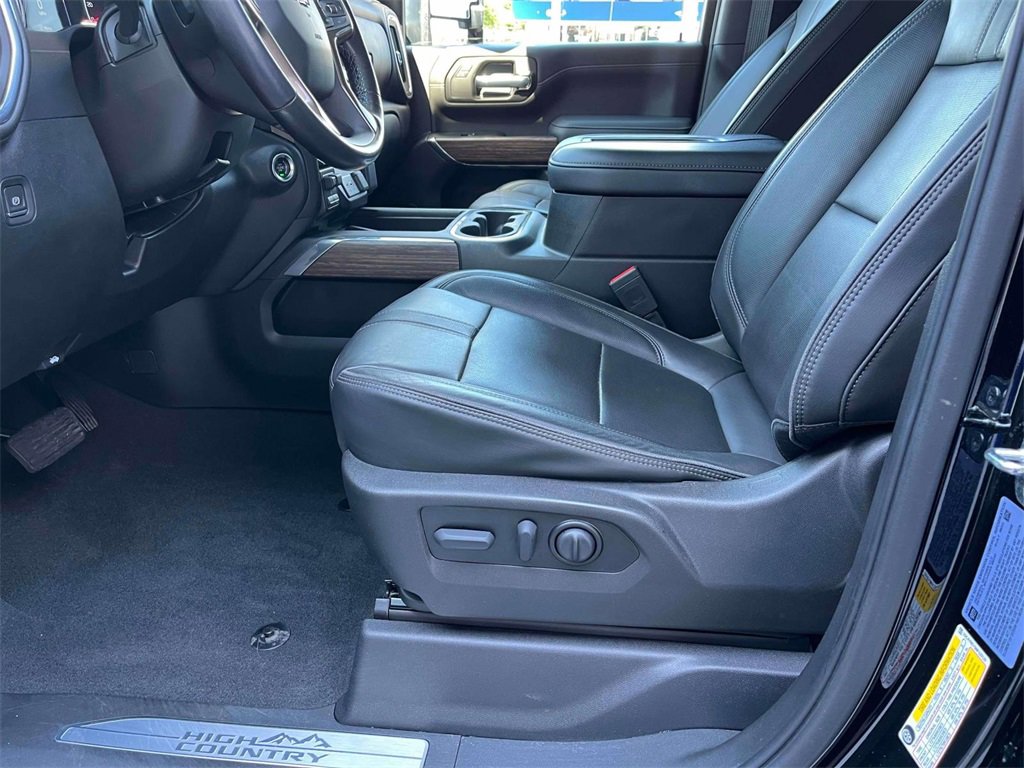 2022 Chevrolet Silverado 2500HD High Country photo 26